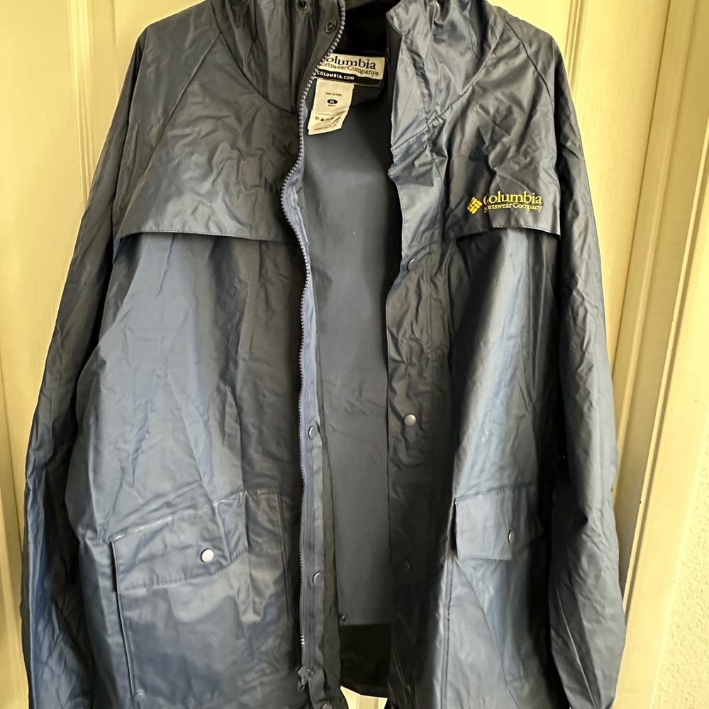 Columbia Men's Navy Raincoat Set